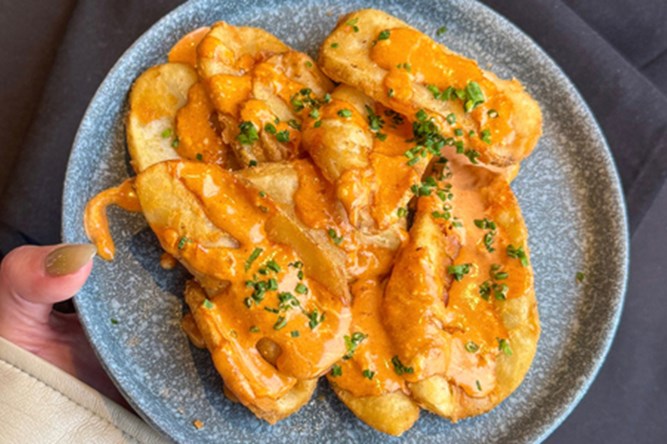 Crispy Brew City<sup>®</sup> Potato Waves with Spicy Aioli